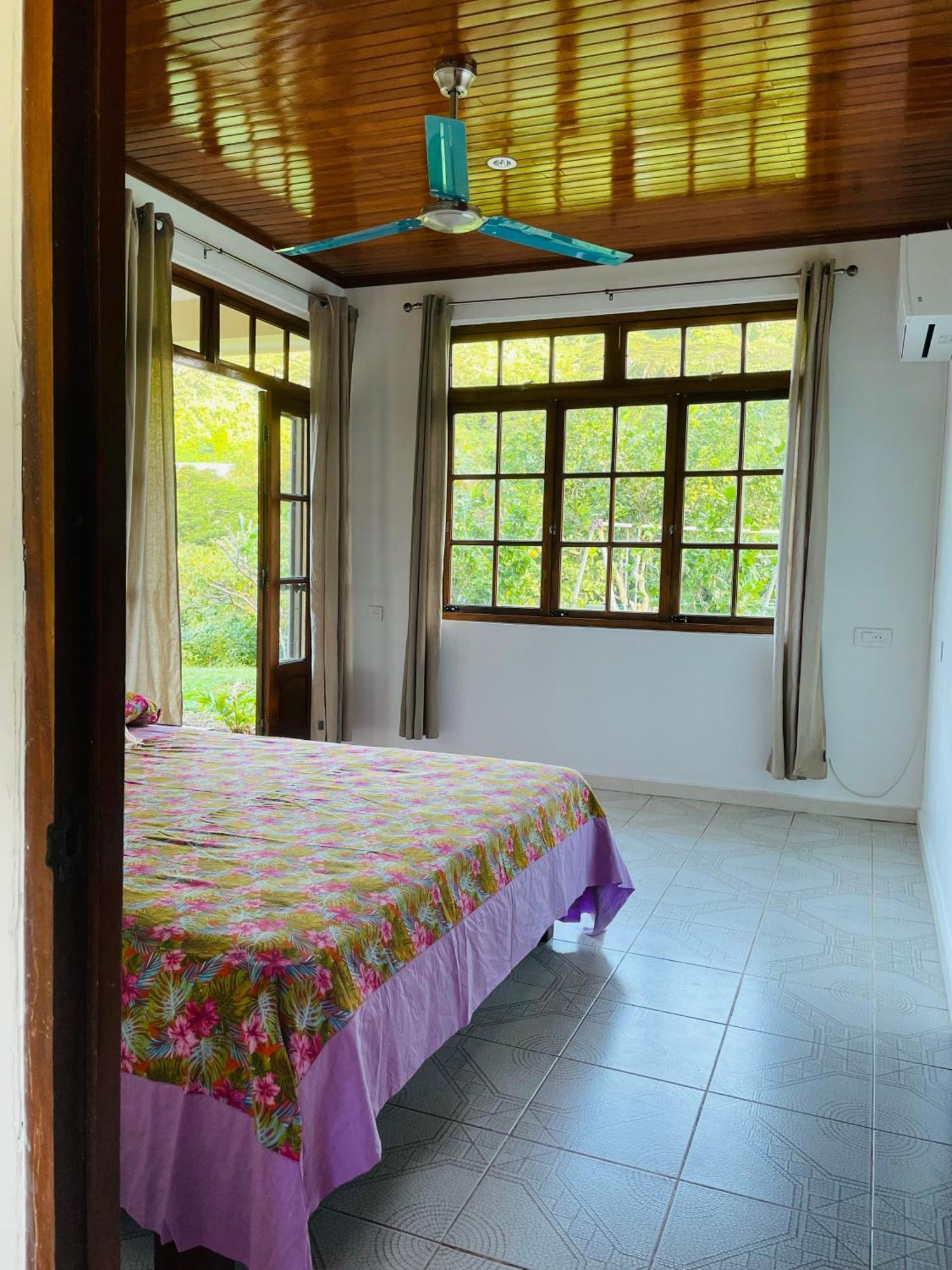 Villa Ura Uturoa Exterior photo